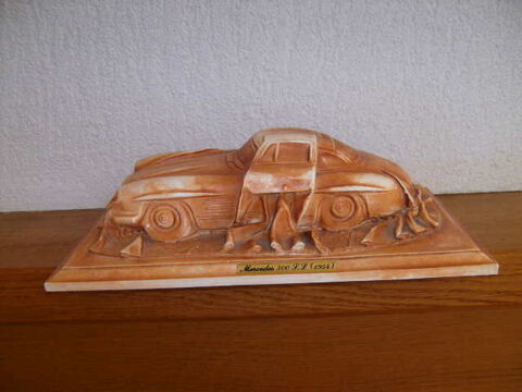 Statue pl�tre Mercedes-Benz 300SL 1954 sous b�che L.LAUGERAT 50 Wolxheim (67)