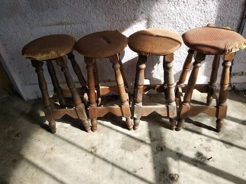 TABOURET EN CHNE POUR BAR 10 Saint-Maurice-sous-les-Ctes (55)
