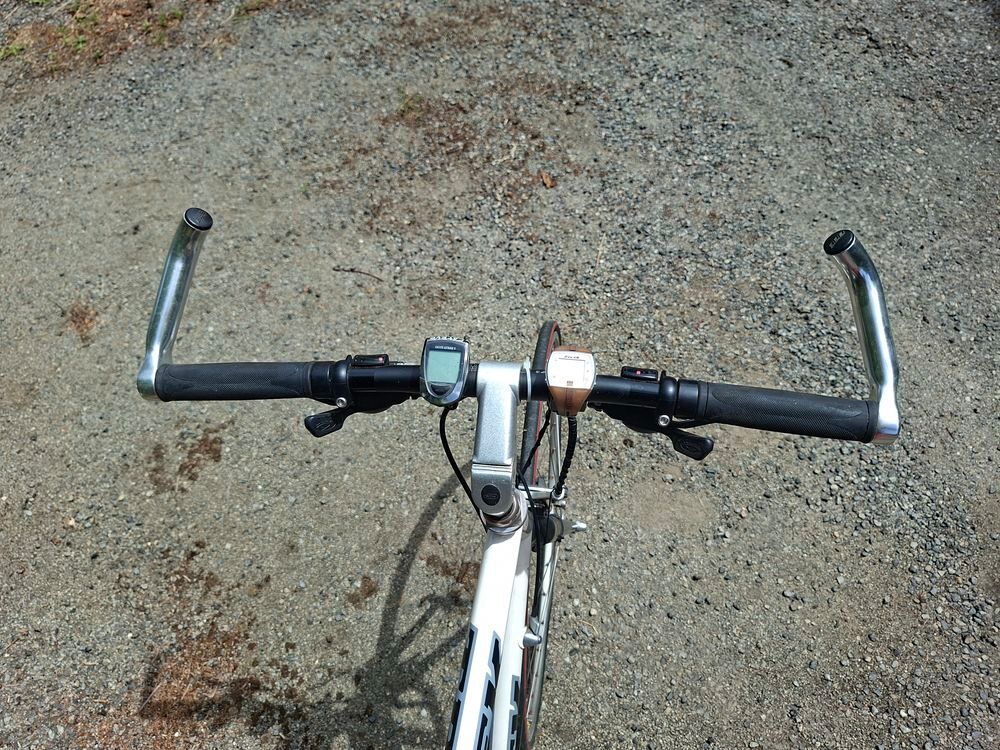 V&eacute;lo de route, p&eacute;dales automatiques Vélos