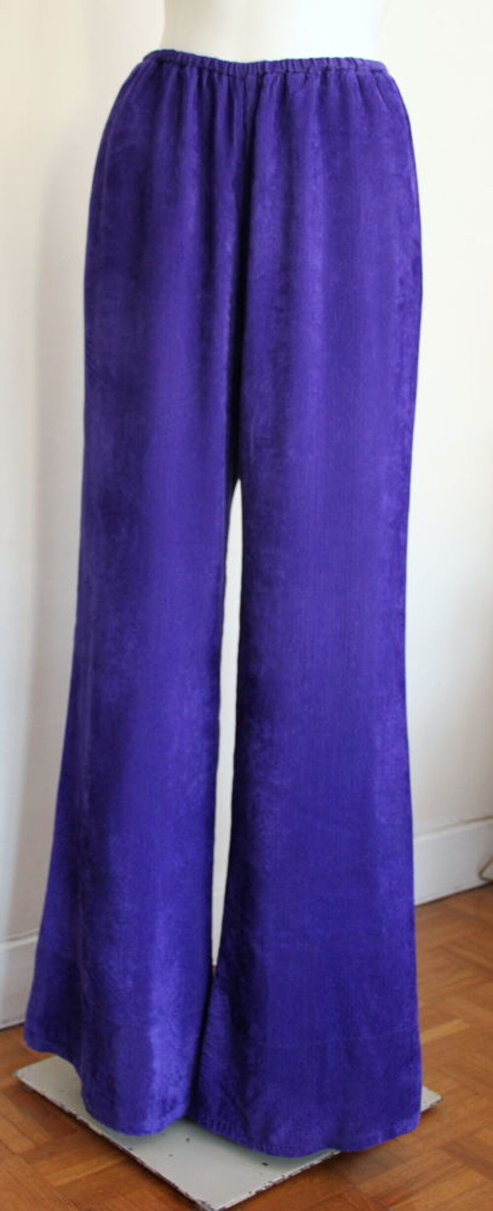 Pantalon violet vif FORTE.FORTE T.1
soit 38/40 Fr Vêtements