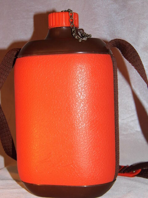 Gourde vintage de la marque  STYLE  design italien annes 70 bouteille camping 20 Dunkerque (59)