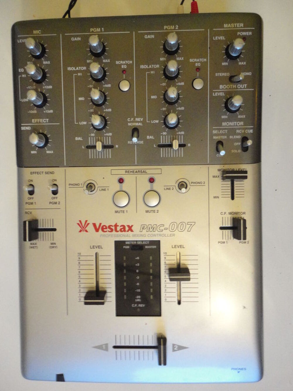 Vends VESTAX PMC 007 / r&eacute;vis&eacute;e / tr&egrave;s bon &eacute;tat Instruments de musique