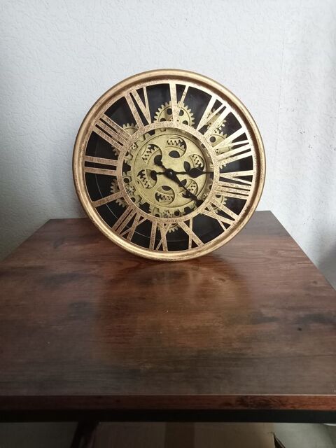 Horloge murale avec mcanisme apparent dor 15 Saint-Jean-de-Braye (45)