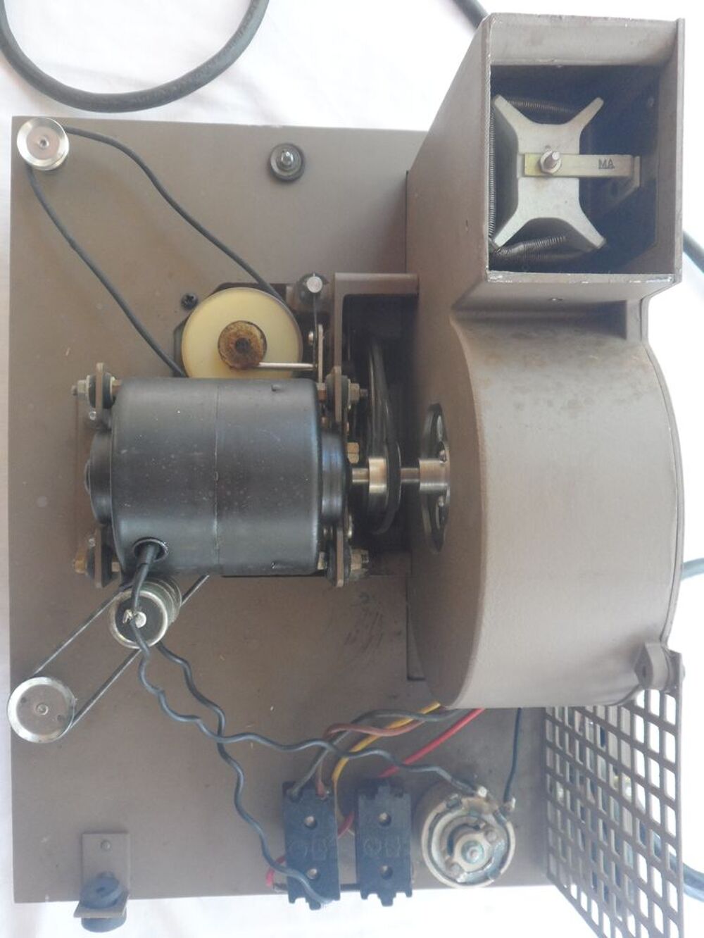 PROJECTEUR HUIT MM KODAK EIGHT 500 FONCTIONNE EN 220 VOLTS Photos/Video/TV