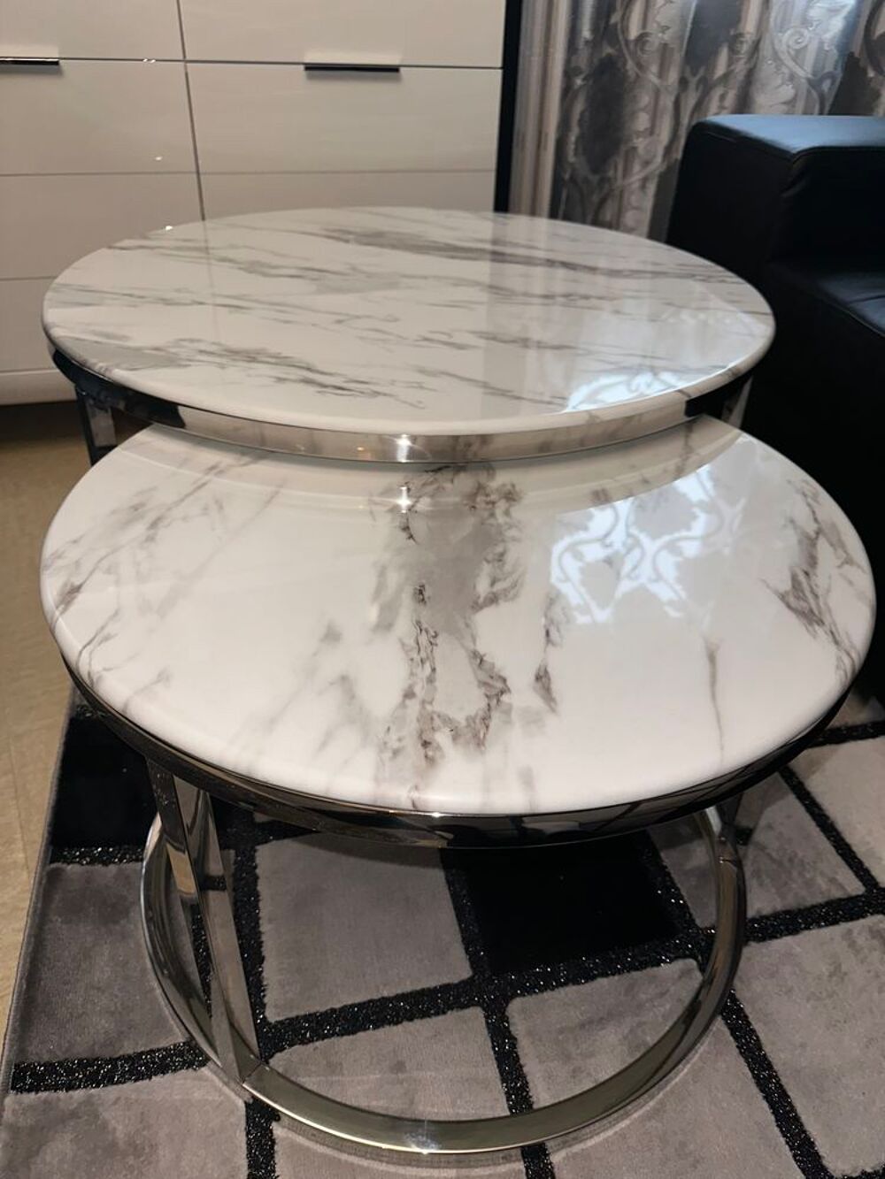 table gigogne en acier marbr&eacute; Meubles