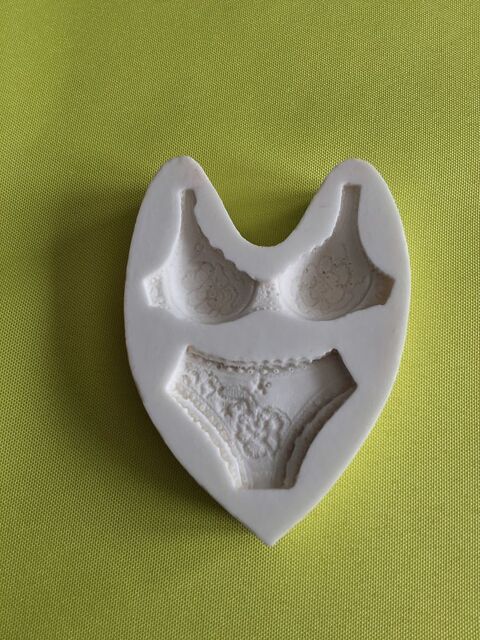 3 moules silicone  50 La Chapelle-Saint-Luc (10)