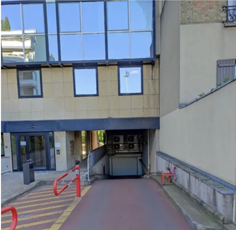  Parking / Garage  louer 12 m