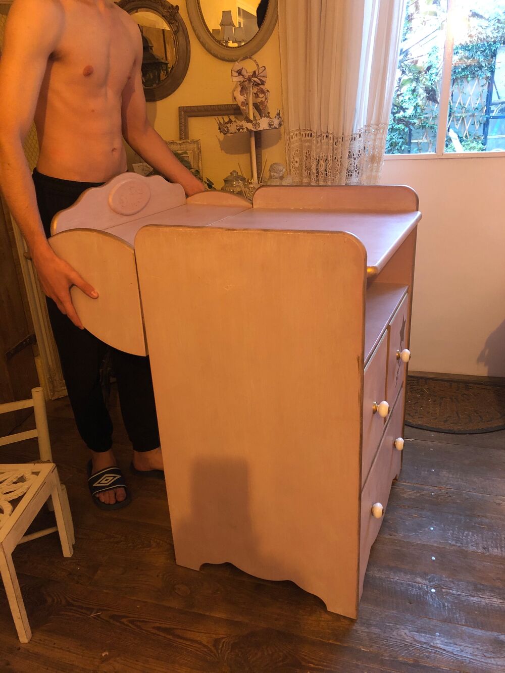 Table &agrave; langer / commode rose Puériculture