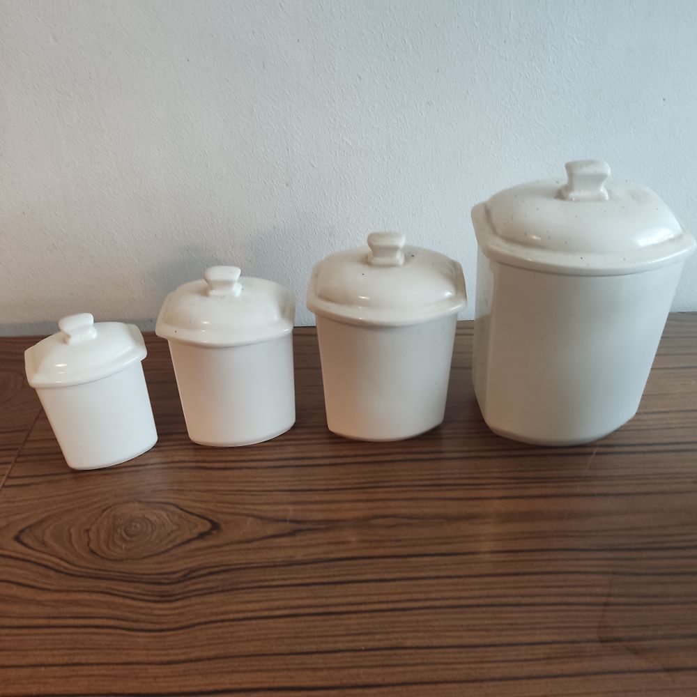 Ancienne s&eacute;rie de 4 pots en fa&iuml;encerie Nouvelle de GIVORS Cuisine