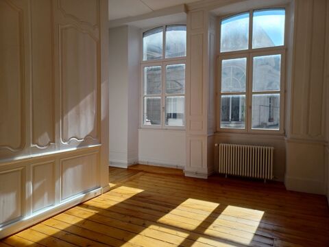 Local professionnel - bureaux d'exception en 1er étage avec ascenseur - centre ville 928 25000 Besanon