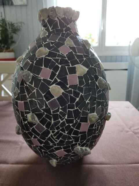 Vase en mosaque violet et noir 60 Ozouer-le-Voulgis (77)