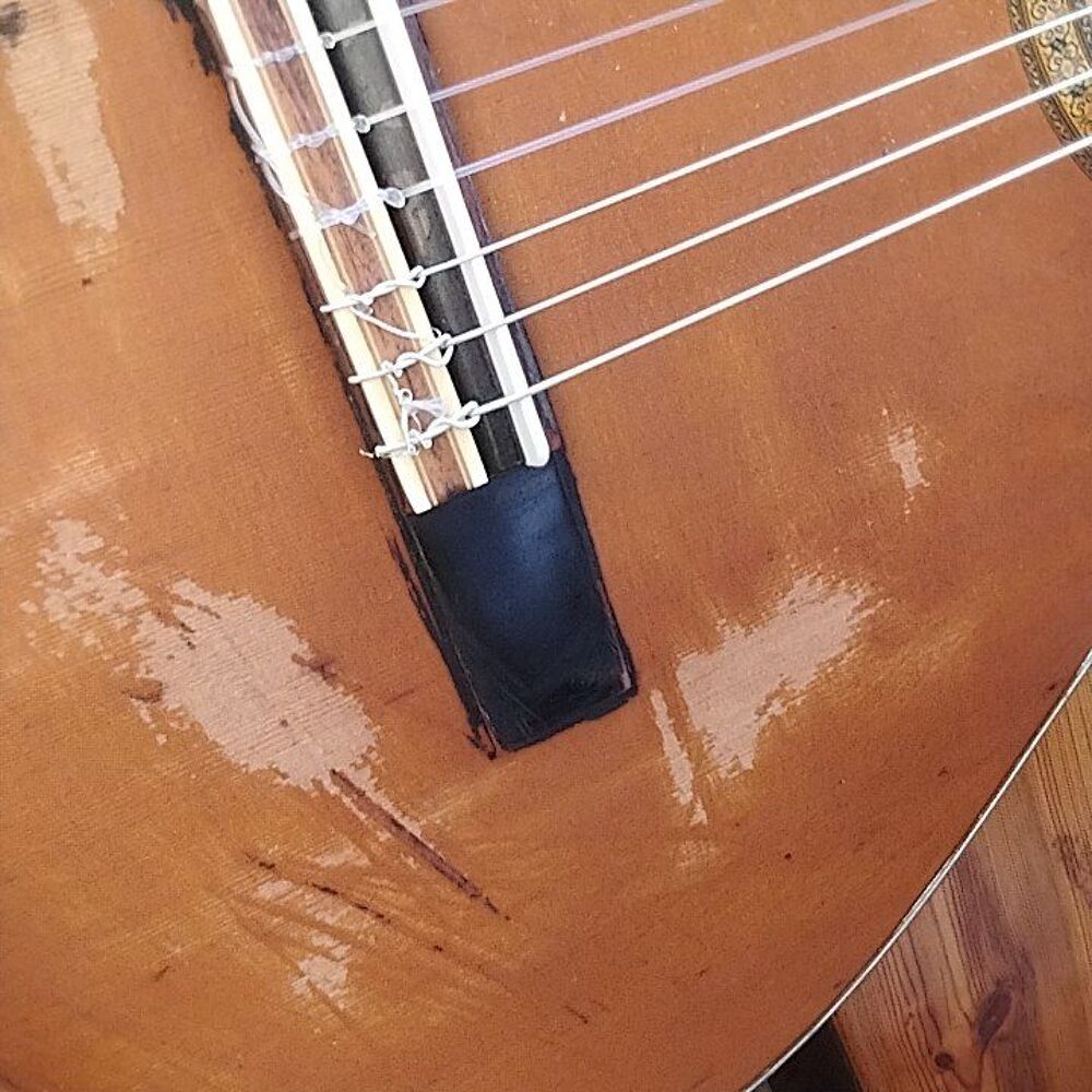 D&eacute;barras, appartement Instruments de musique