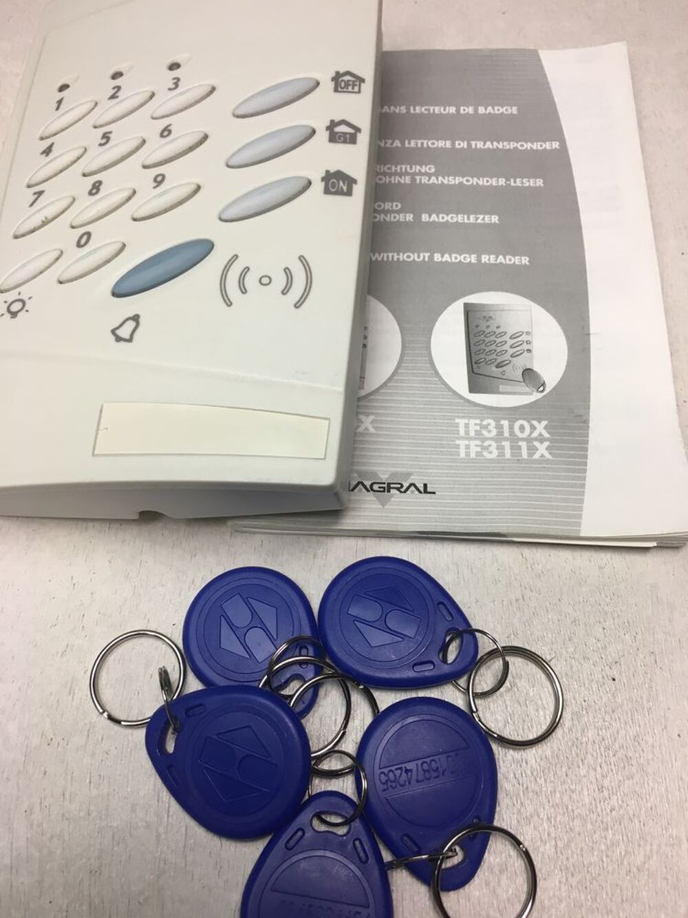 TF310X plus 5 badges TBE diagral 2010 Bricolage