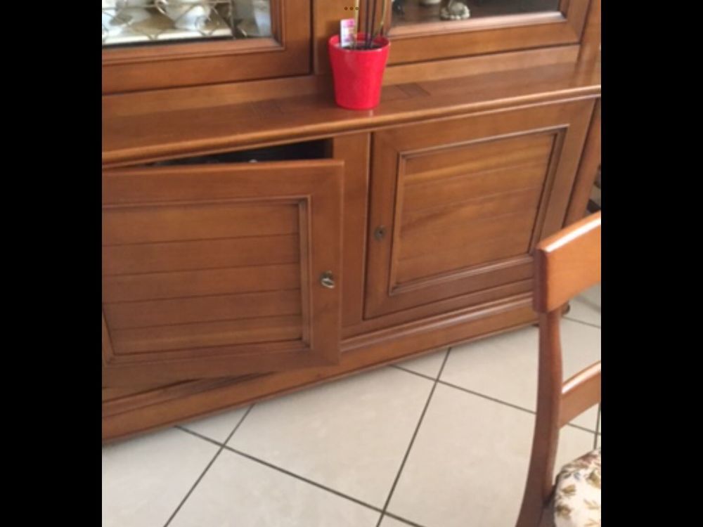 Buffet Vitr&eacute; en bois merisier style Louis Philippe Meubles