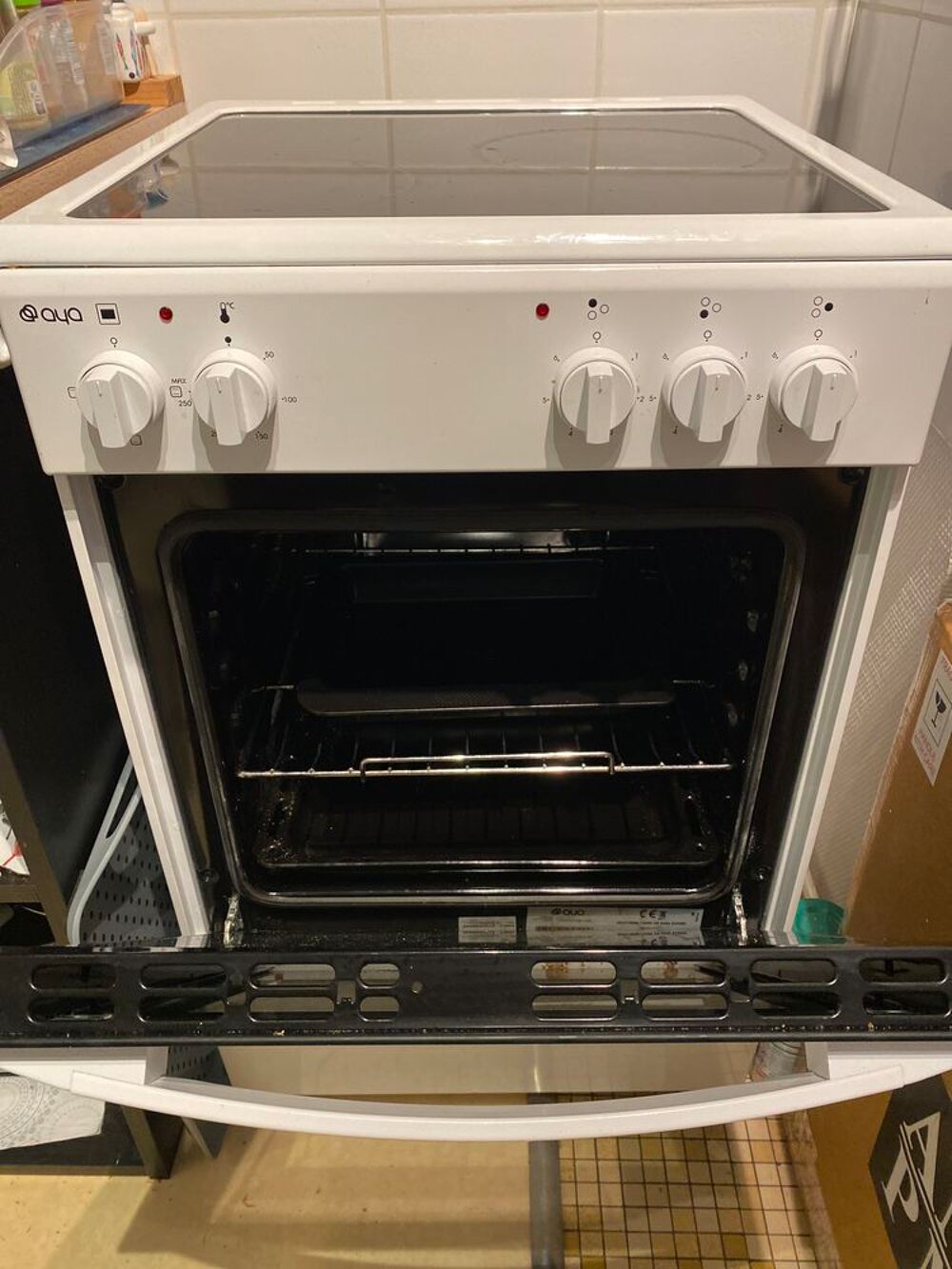 R&eacute;frig&eacute;rateur AYA 209l
Electroménager
