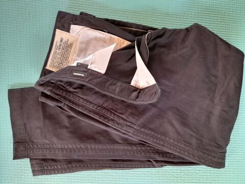 Pantalon jean DIESEL neuf. 39 Condom (32)
