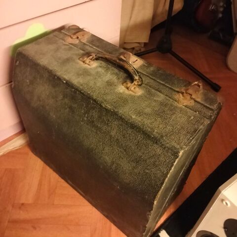 Mallette d'origine pour accord�ons 39 Rachecourt-sur-Marne (52)