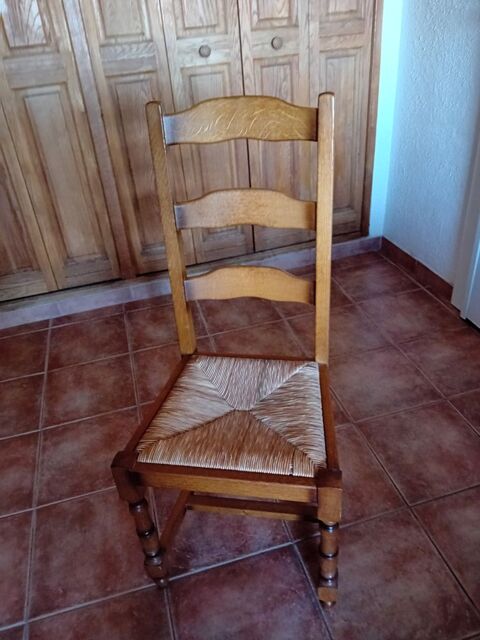 SALLE A MANGER EN CHENE MASSIF  complète 200€ 200 St Mitre (13)