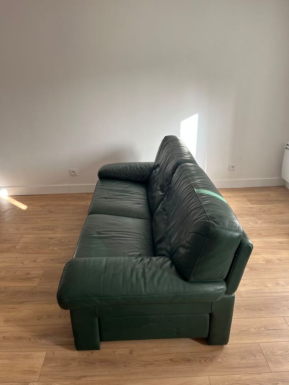 Canap&eacute; en cuir bon &eacute;tat 220 cm Meubles