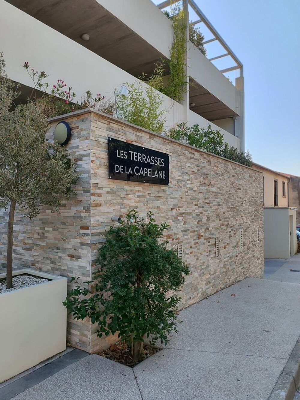 Vente Appartement appartement dans résidence récente avec piscine Volx