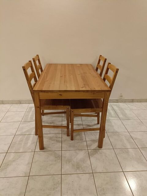 table Ikea jokkmokk  4 chaises 180 Chennevires-sur-Marne (94)