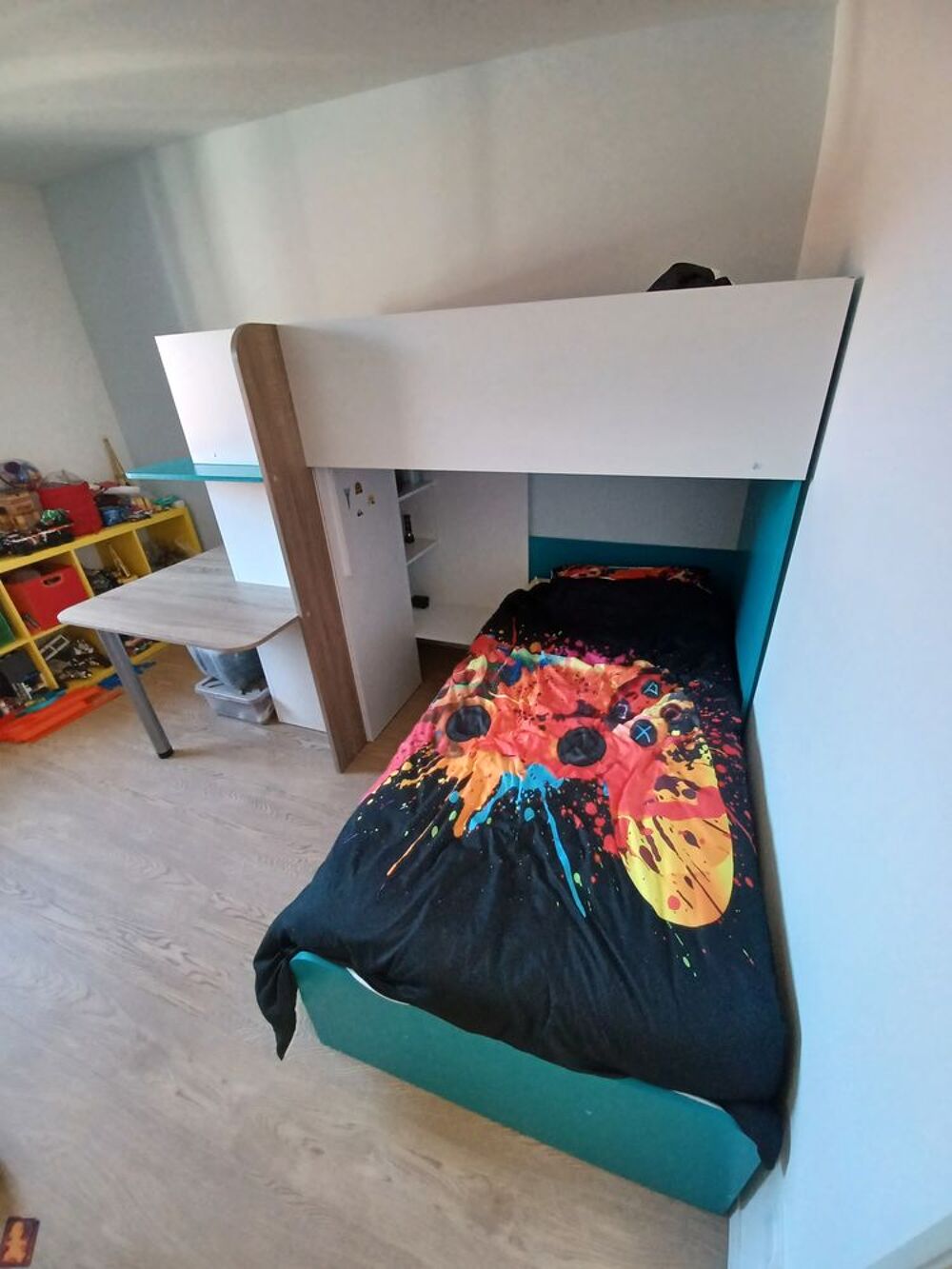 Bloc 2 Lits superpos&eacute;s avec 2 bureaux, penderie, &eacute;tag&egrave;res Mobilier enfants