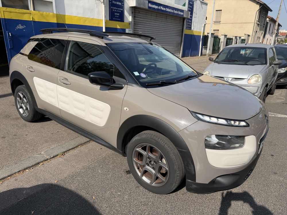 C4 cactus C4 Cactus PureTech 82 Shine 2014 occasion 69200 V&eacute;nissieux