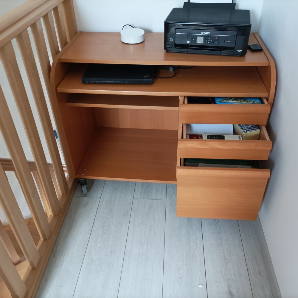 Bureau sur roulettes Meubles