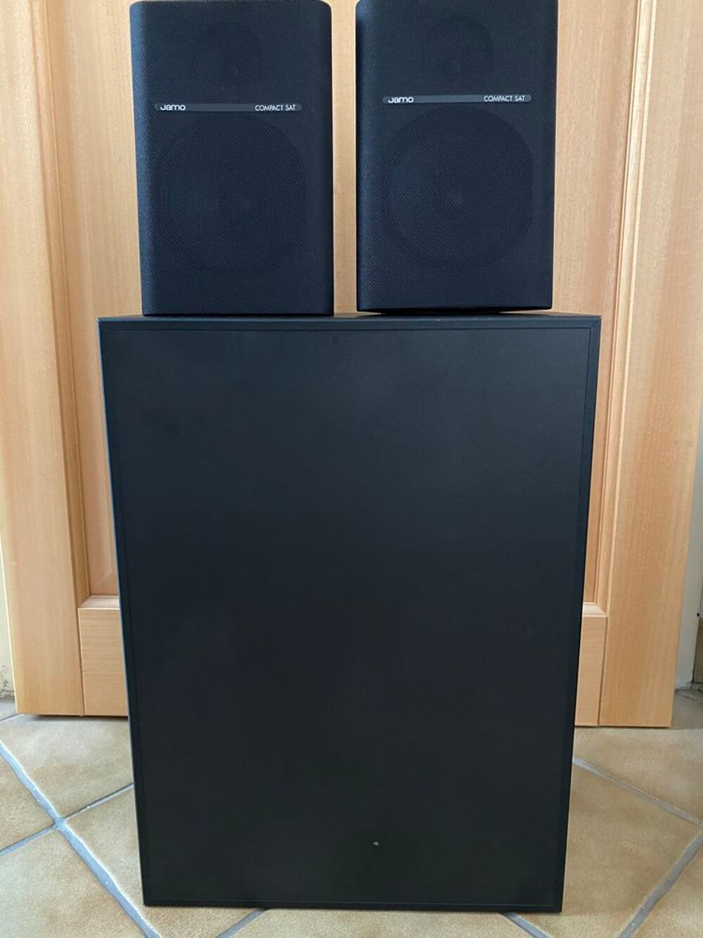 Dans son emballage d'origine, kit enceintes JAMO Audio et hifi