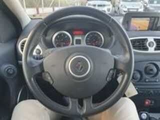 Clio III dCi 90 eco2 Dynamique TomTom 2011 occasion 28000 Chartres