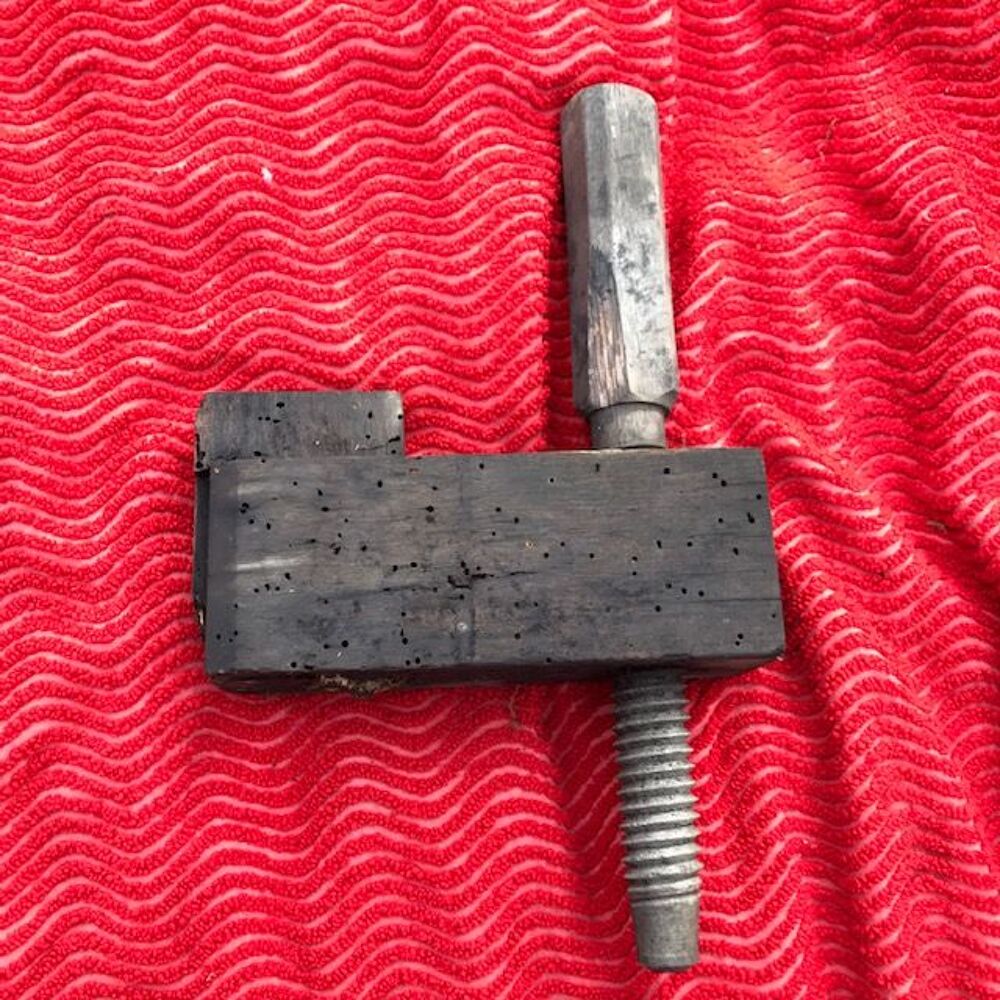 Vis g&eacute;ante en bois 