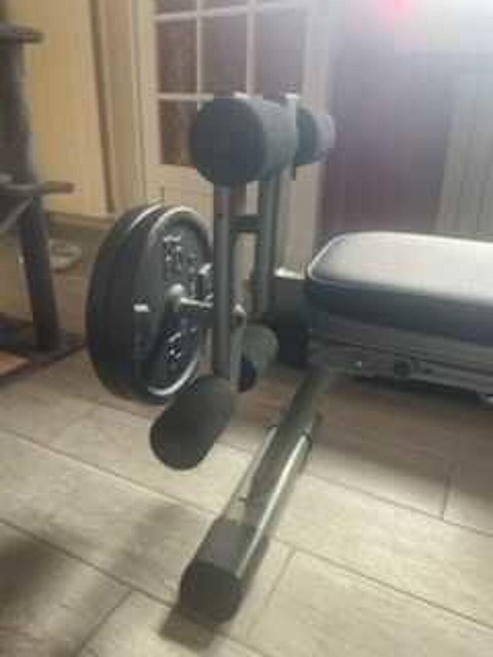 banc de musculation avec barres et poids Sports