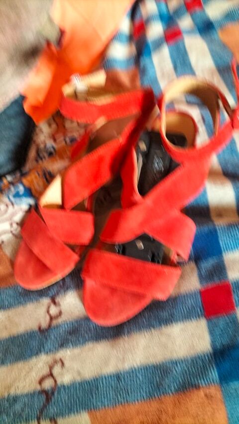 Sandale cuir Cliff rouge pointure 37 trs bon tat 16 Cachan (94)