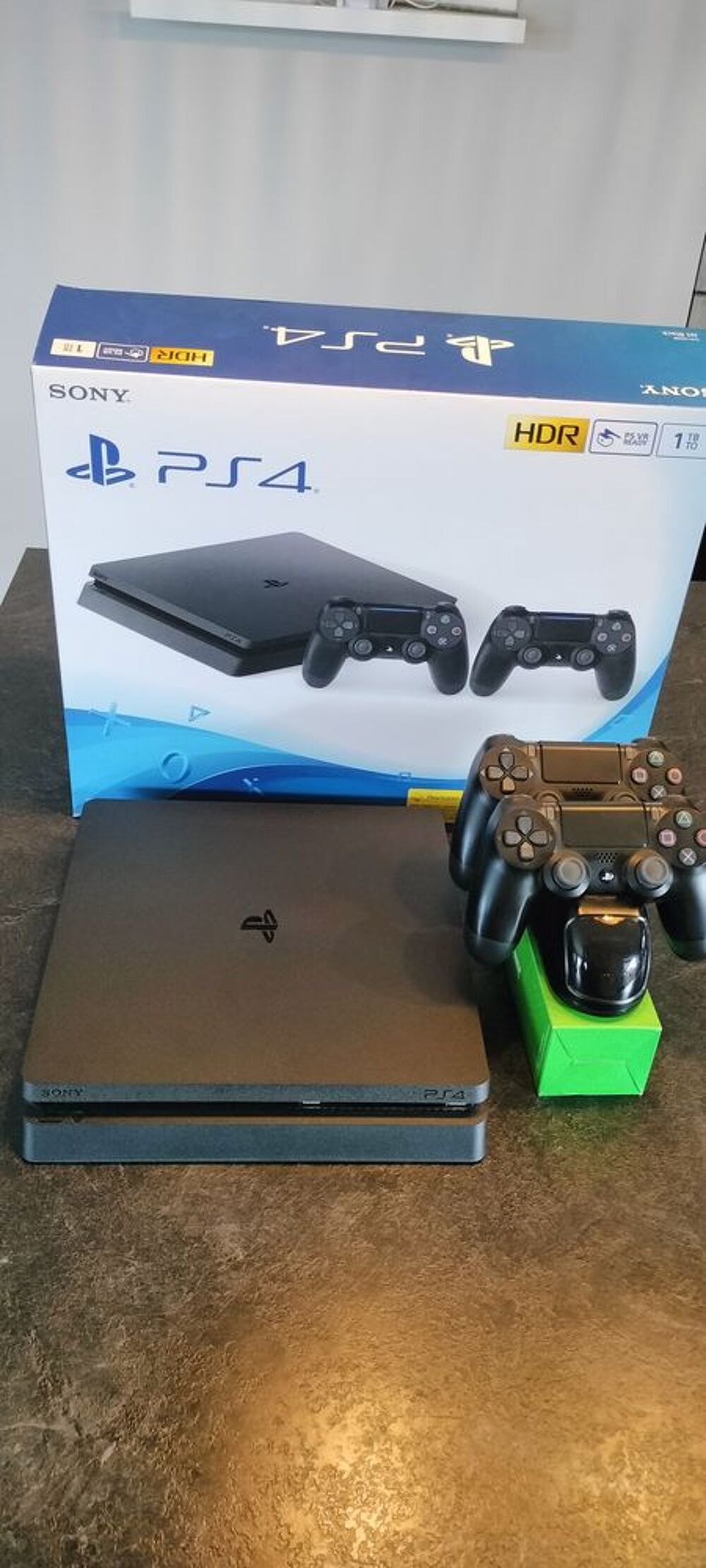 PS4 SLIM 1TO Consoles et jeux vidéos