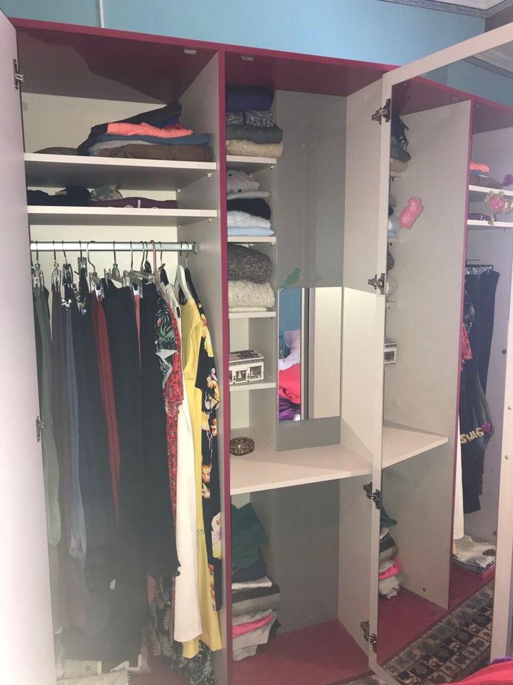Tr&egrave;s belle armoire laqu&eacute;e Meubles