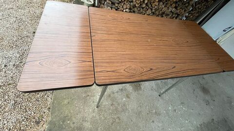 Table Formica 15 Vinzelles (71)