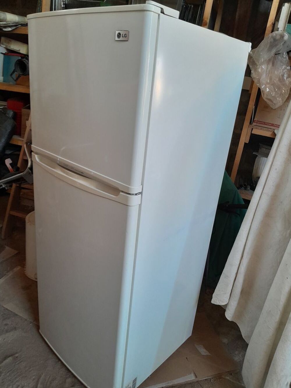 R&eacute;frig&eacute;rateur cong&eacute;lateur 284 litres Electroménager