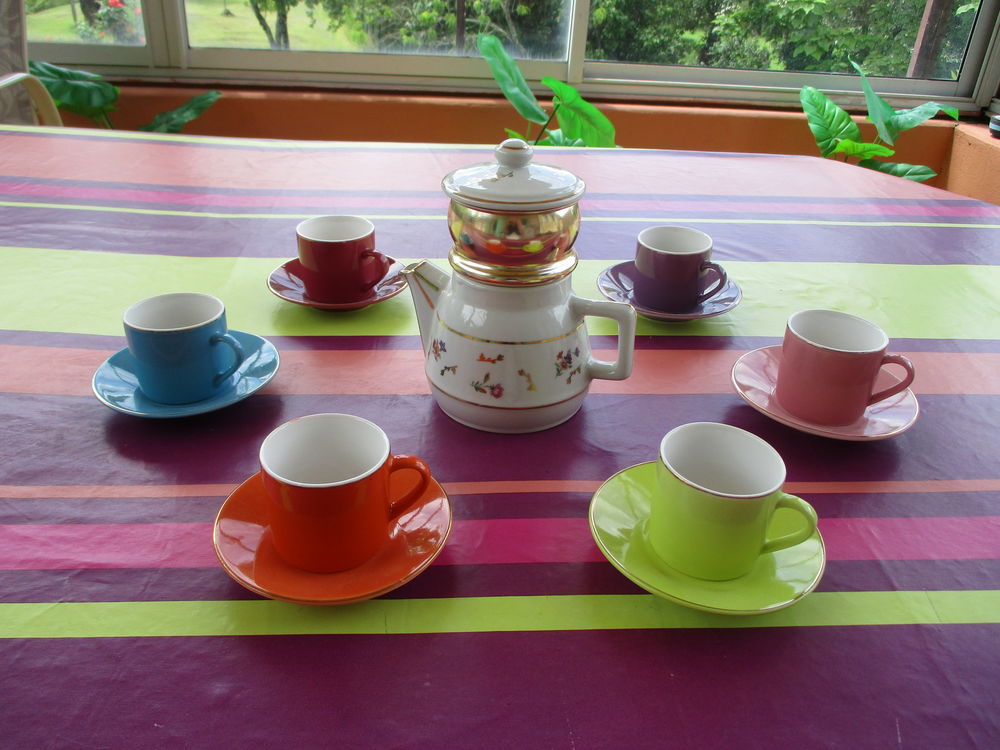 Service 6 tasses &amp; soucoupes multicolores Décoration