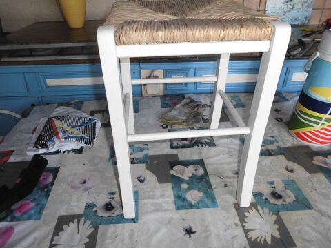 petit tabouret Puget-sur-Argens (83)