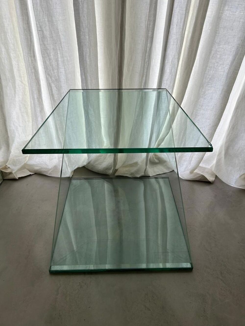 2 tables d'appui en verre Meubles