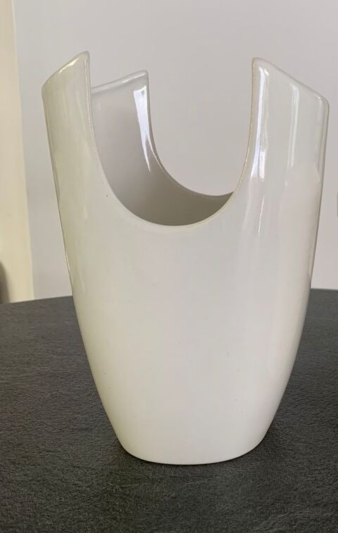 Vase original blanc 16 Nancy (54)