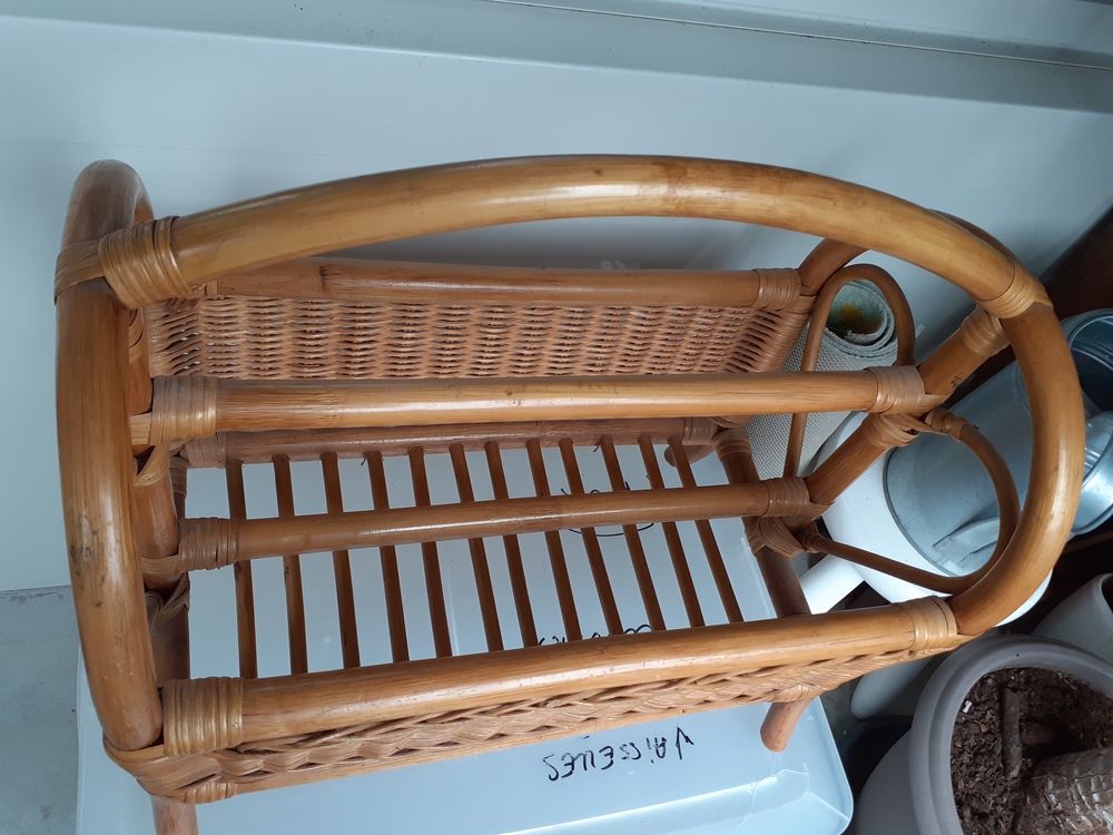 Porte revue en rotin Décoration