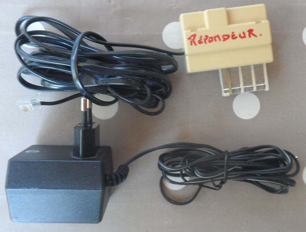 R&eacute;pondeur enregistreur interrogeable &agrave; distance Matra RI 10 Tlphones et tablettes