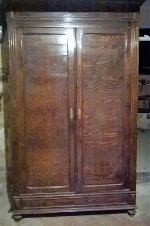 Armoire ancienne style Louis Philippe 60 Mons (83)