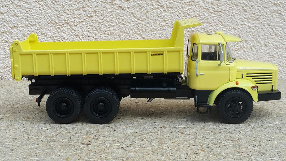 Berliet GBH 12 6x4 benne de chantier Marrel 1970 