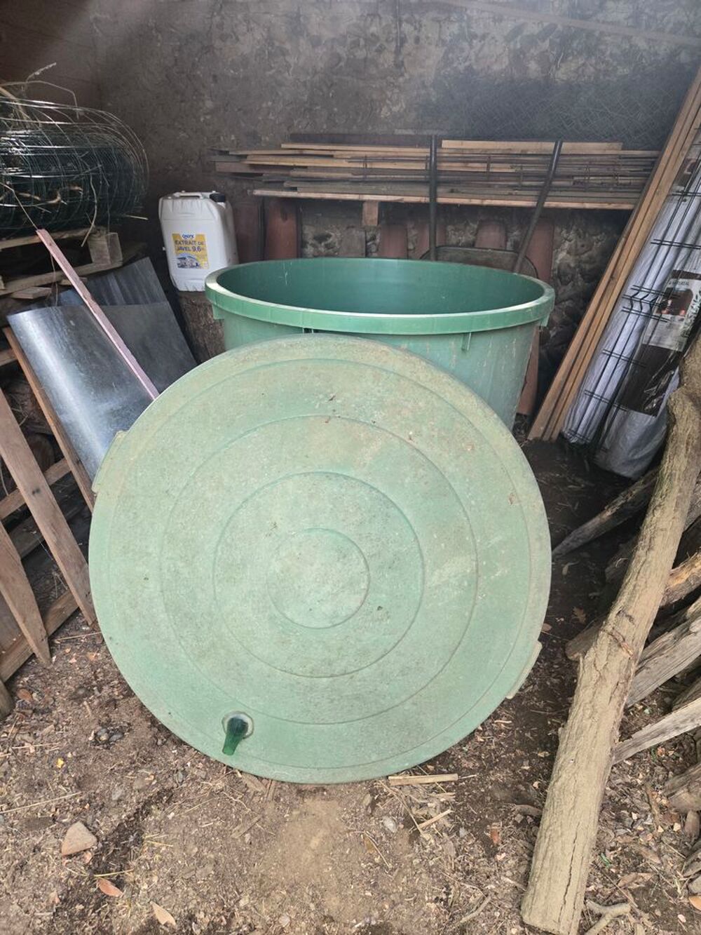 2 r&eacute;cup&eacute;rateurs d'eau de pluie cylindriques verts 500L et 40 Jardin