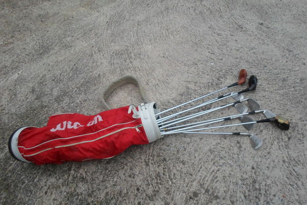 equipement de golf dans son sac porteur Sports