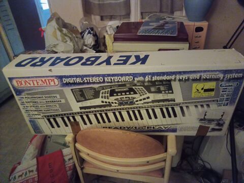 Clavier synthétiseur, avec support et siège, de la marque Bo Montigny-lès-Metz (57)