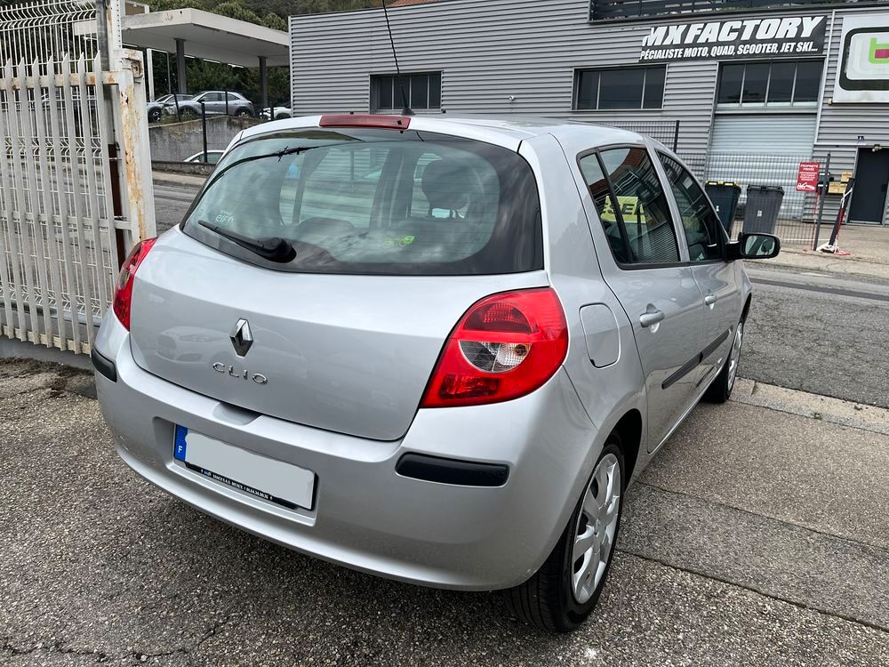 Clio III Clio 1.5 dCi 70 Expression 2008 occasion 42700 Firminy