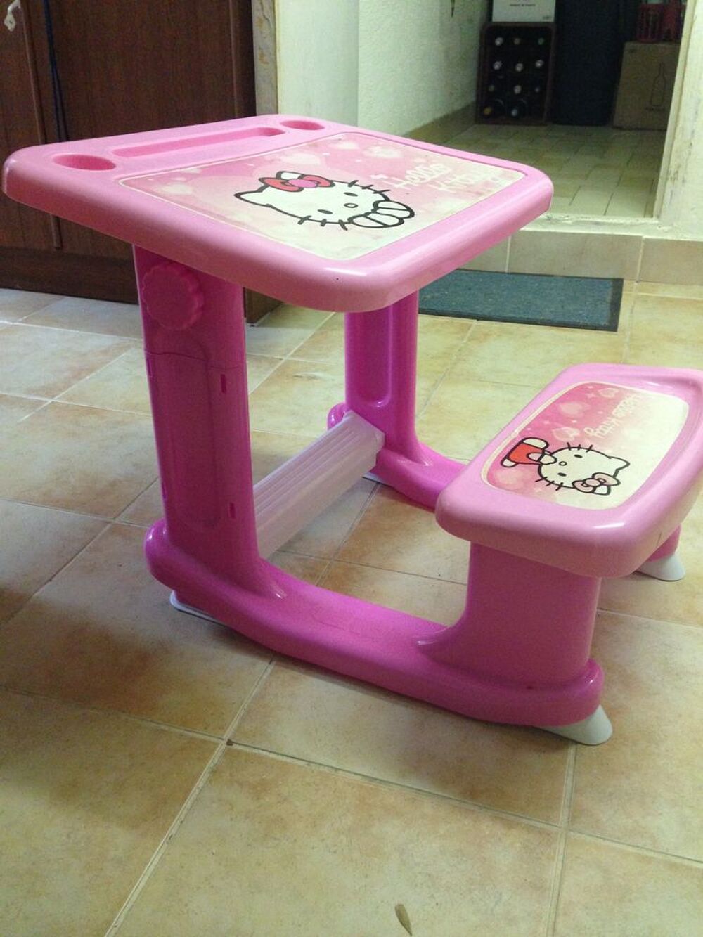 BUREAU D'ACTIVIT&Eacute;S / PUPITRE "HELLO KITTY" DE CHEAchat Burea Jeux / jouets